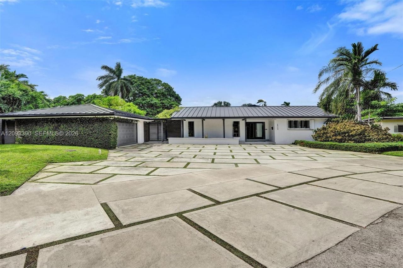 20100 NE 20th Ct, Miami, FL 33179 Photo