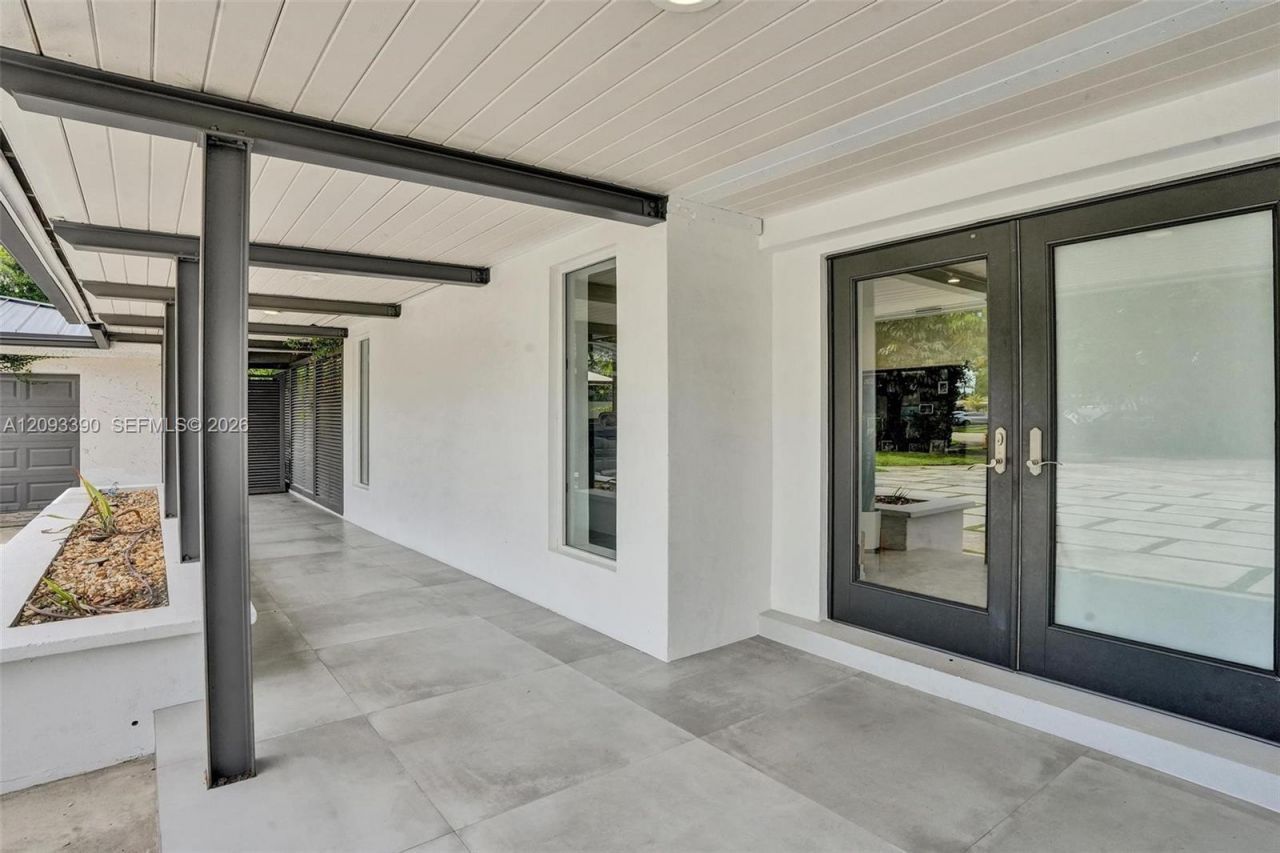 20100 NE 20th Ct, Miami, FL 33179 Photo