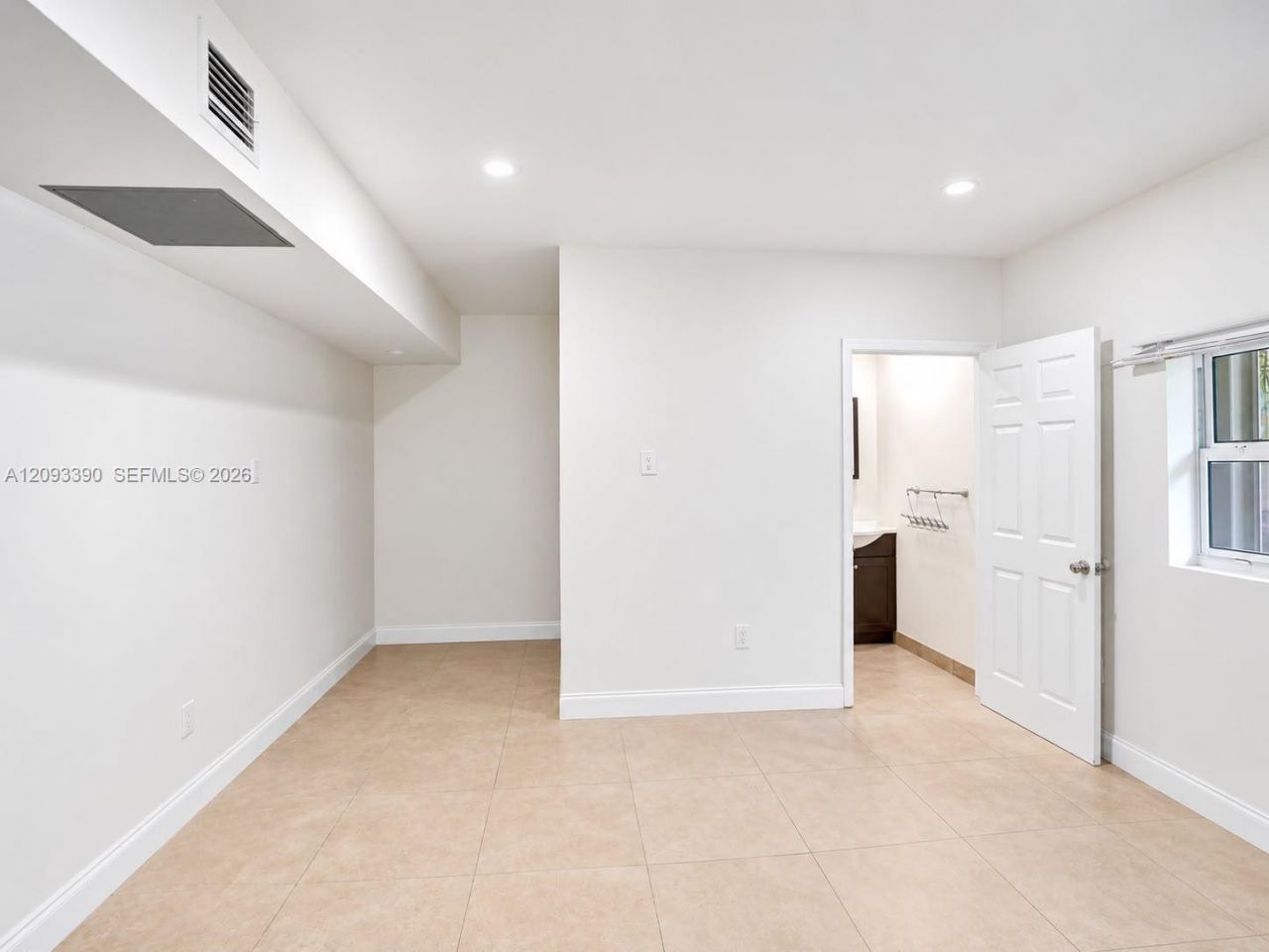 20100 NE 20th Ct, Miami, FL 33179 Photo