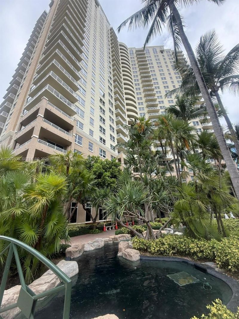 19501 W Country Club Dr , Unit TS-03, Aventura, FL 33180 Photo