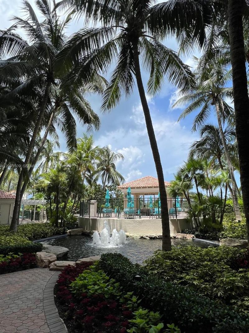 19501 W Country Club Dr , Unit TS-03, Aventura, FL 33180 Photo