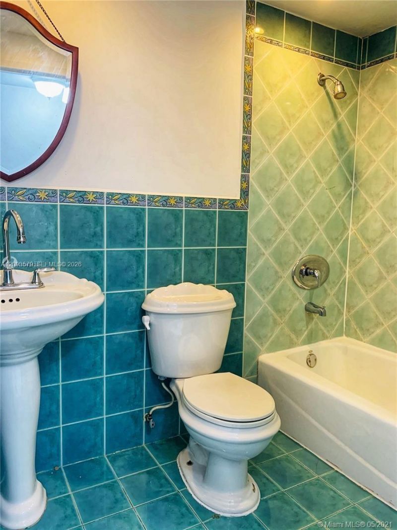 1325 W 68th St , Unit 514, Hialeah, FL 33014 Photo