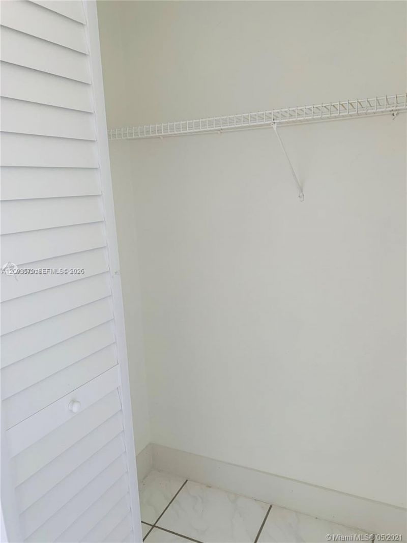 1325 W 68th St , Unit 514, Hialeah, FL 33014 Photo