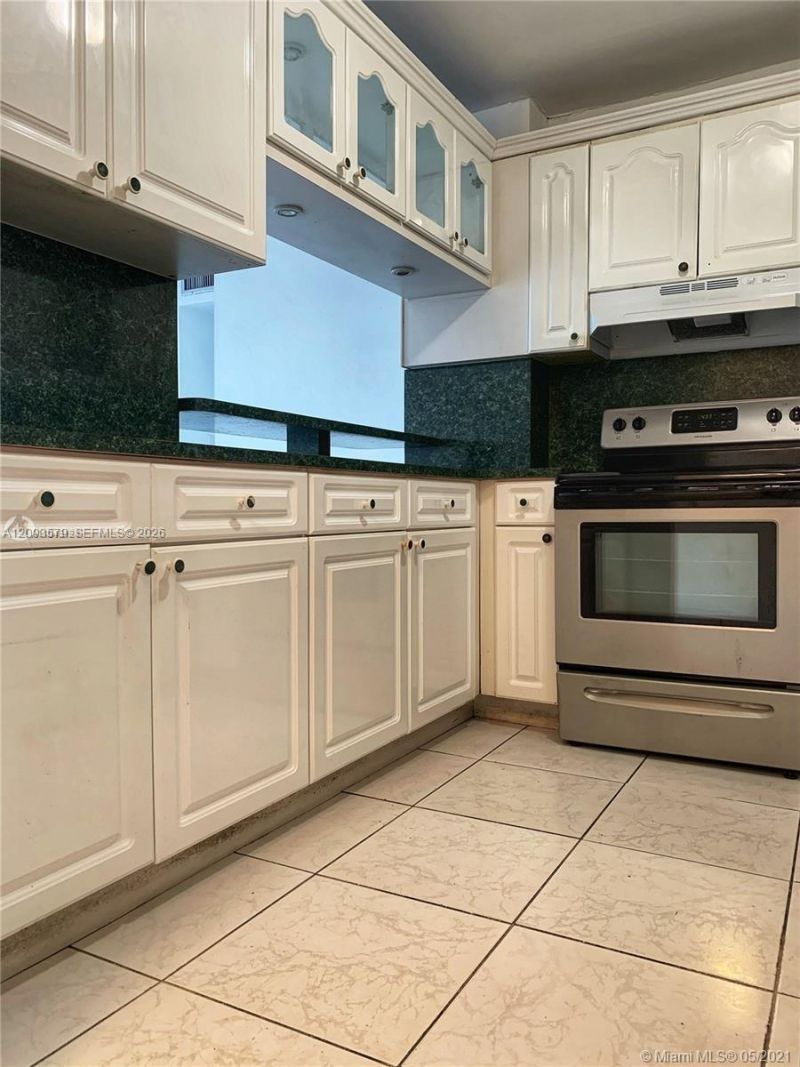 1325 W 68th St , Unit 514, Hialeah, FL 33014 Photo