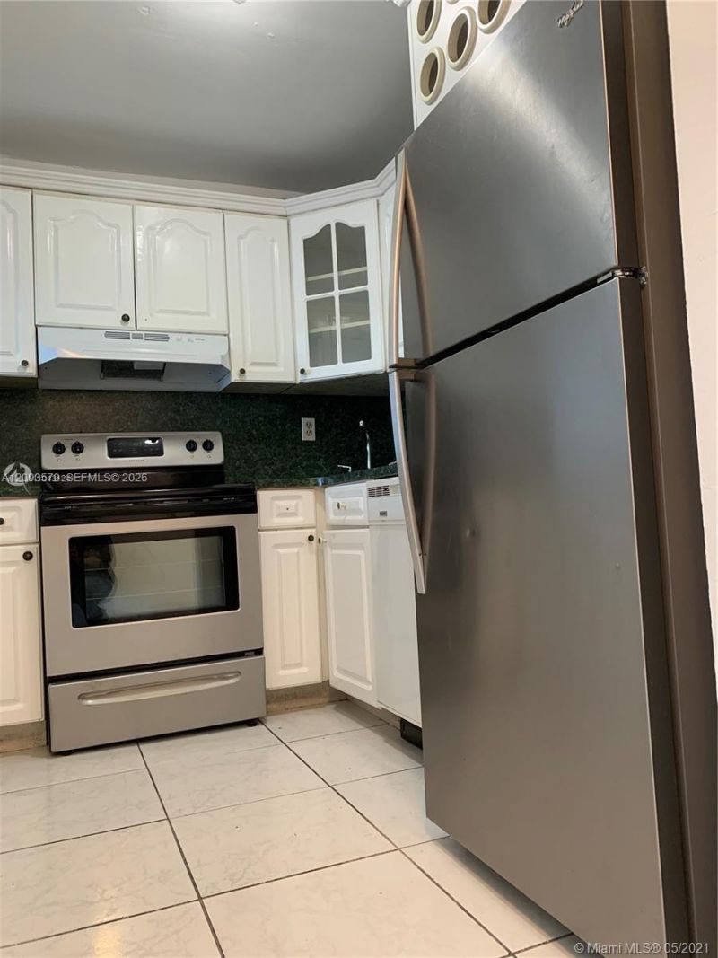 1325 W 68th St , Unit 514, Hialeah, FL 33014 Photo