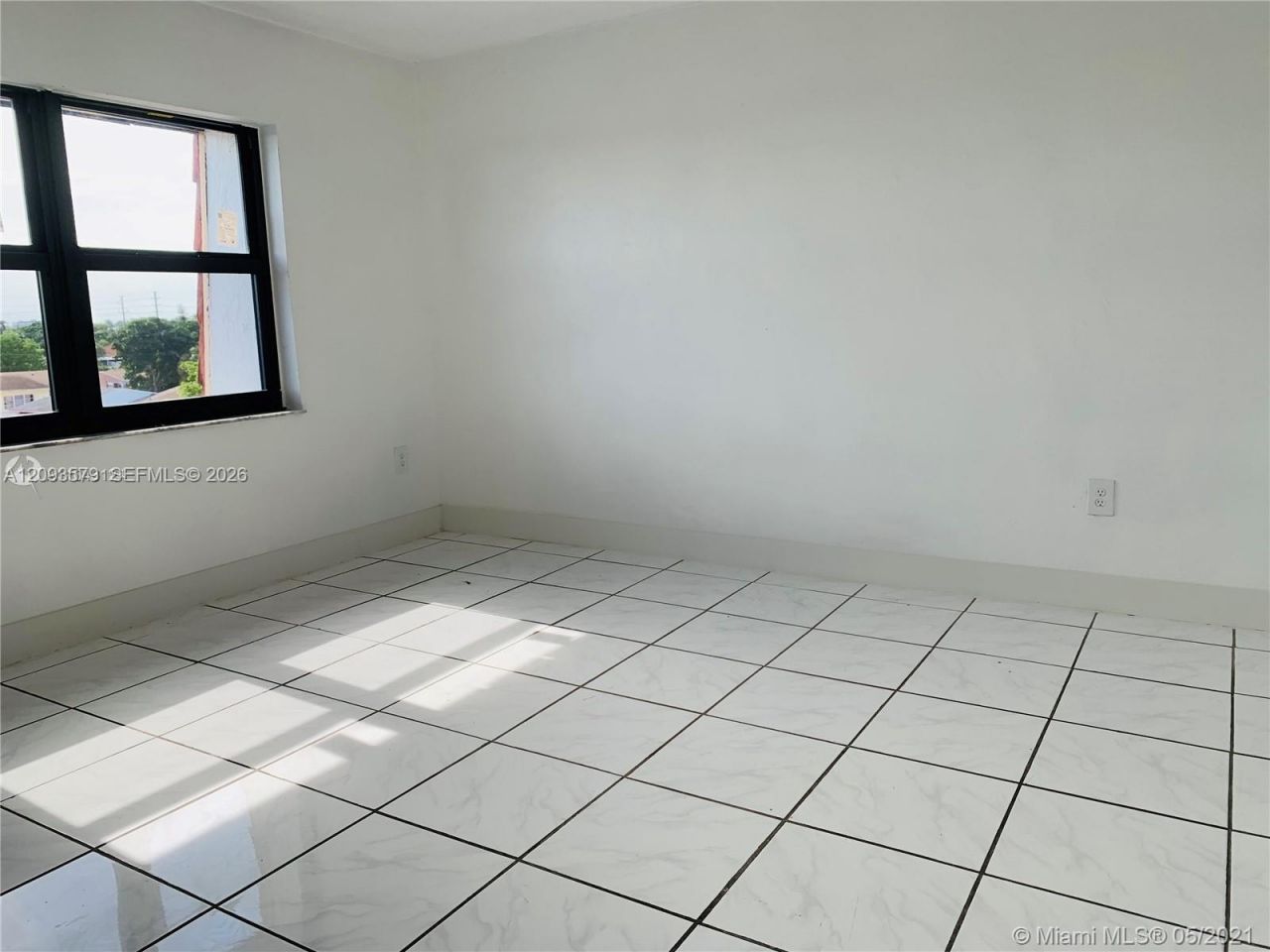 1325 W 68th St , Unit 514, Hialeah, FL 33014 Photo