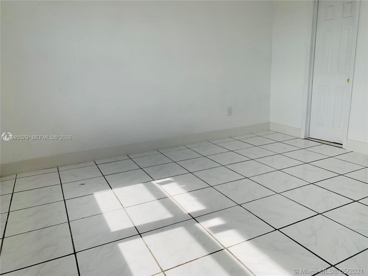 1325 W 68th St , Unit 514, Hialeah, FL 33014 Photo