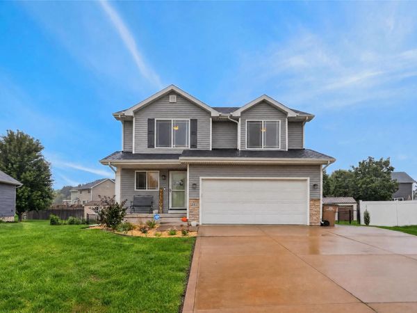 240 SE Dorr Court, Pleasant Hill, IA 50327