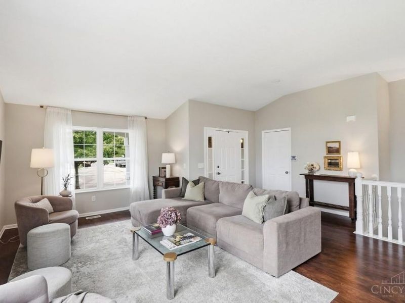9698 Fallsridge Court, Springfield Township, OH 45231 Photo 10