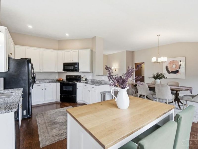 9698 Fallsridge Court, Springfield Township, OH 45231 Photo 18