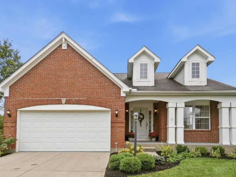9698 Fallsridge Court, Springfield Township, OH 45231 Photo 2