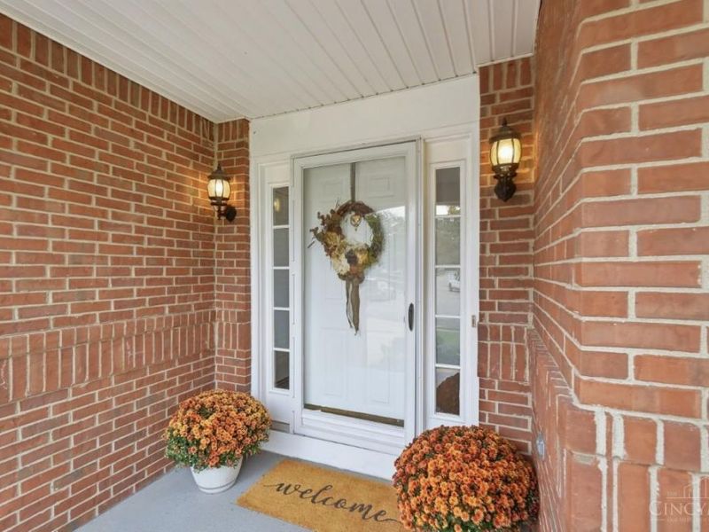 9698 Fallsridge Court, Springfield Township, OH 45231 Photo 6