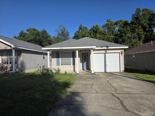 7870 Heirloom Dr, Pensacola, FL 32514