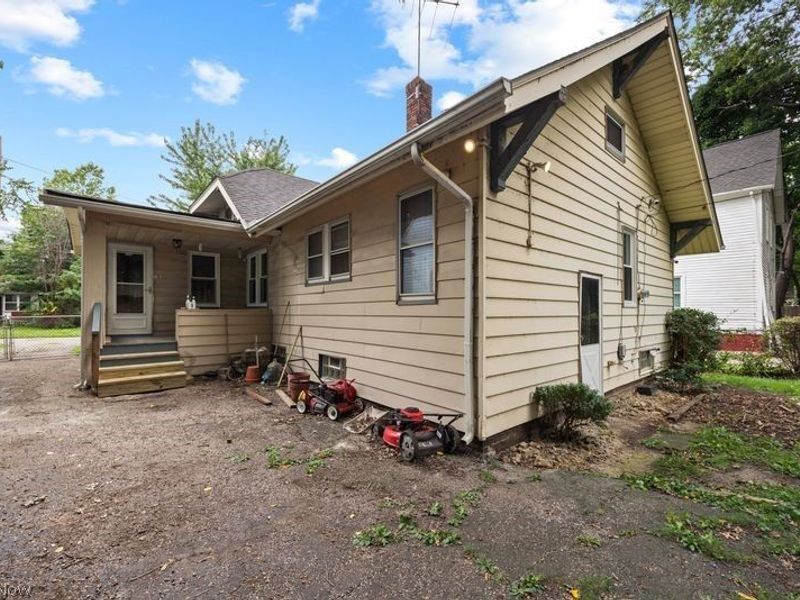 1745 Wayside Road, Cleveland, OH 44112 Photo 35