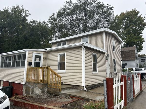 397 Mechanic St, Leominster, MA 01453