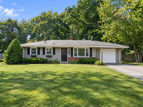 122 Elsie Rd, Brockton, MA 02302