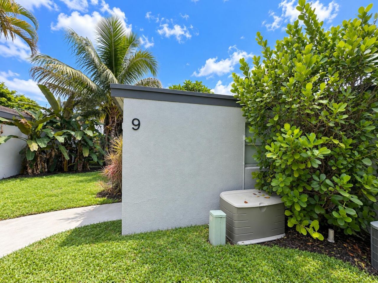 32 Lake Osborne Drive, Unit #9, Lake Worth Beach, FL 33461 Photo