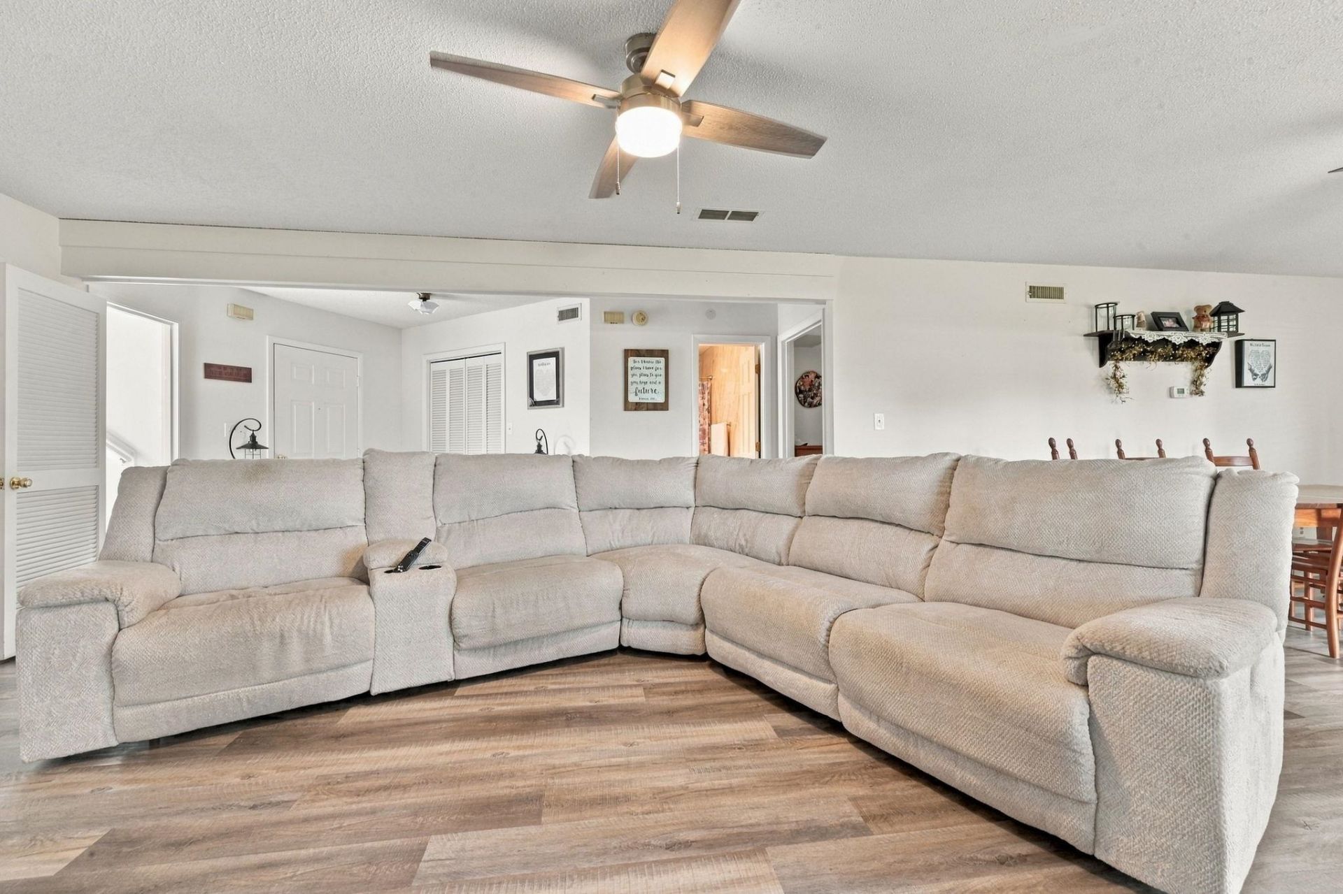 622 Tall Oaks Ln. Photo 6