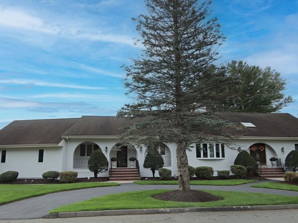 14 Arrowhead Drive, Saugus, MA 01906