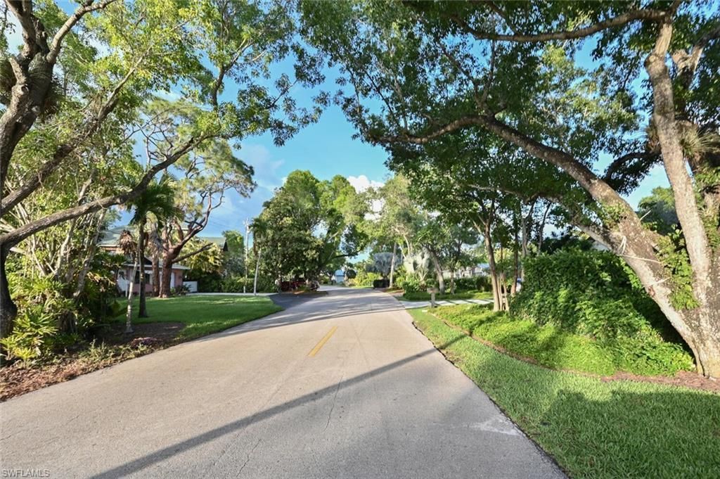 1268 13th Ave N, Naples, FL 34102 Photo