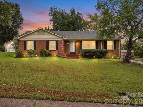 7033 Starvalley Drive, Charlotte, NC 28210
