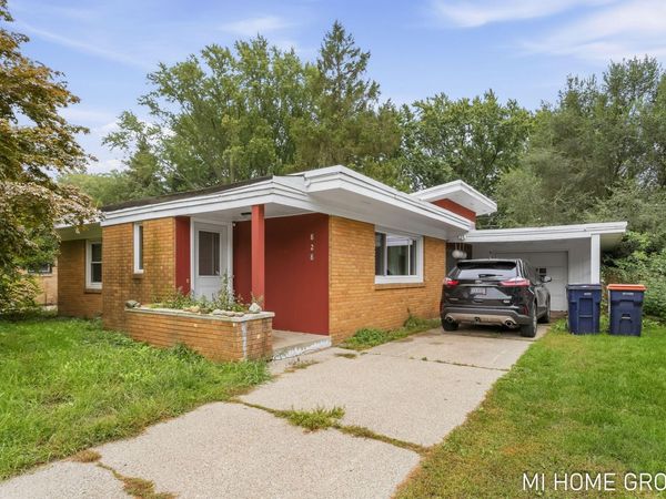 828 W 24th Street, Holland, MI 49423