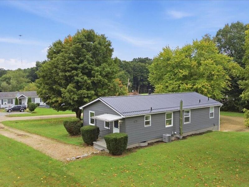 15886 Pleasant View Drive, Mount Vernon, OH 43050 Photo 3