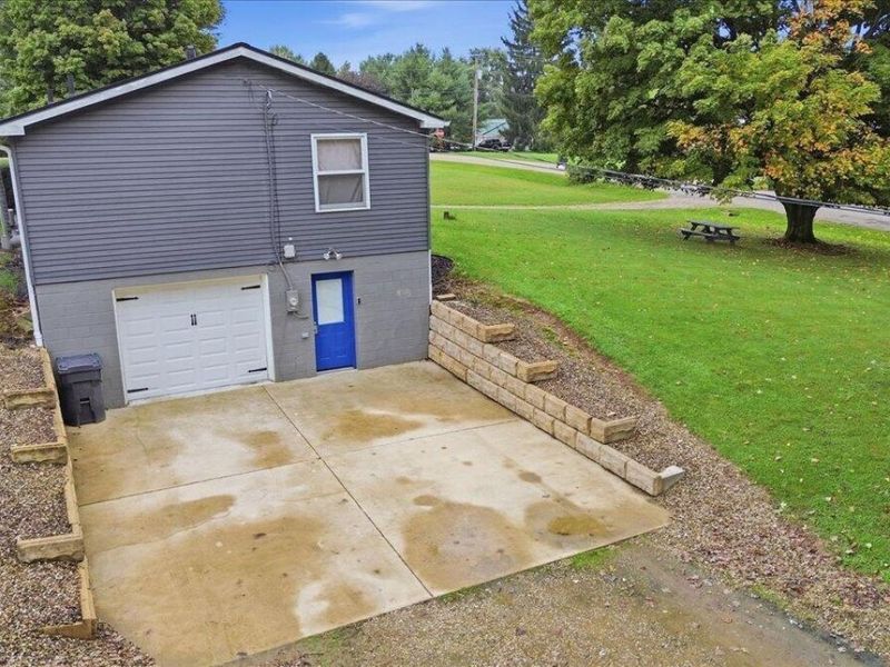 15886 Pleasant View Drive, Mount Vernon, OH 43050 Photo 5