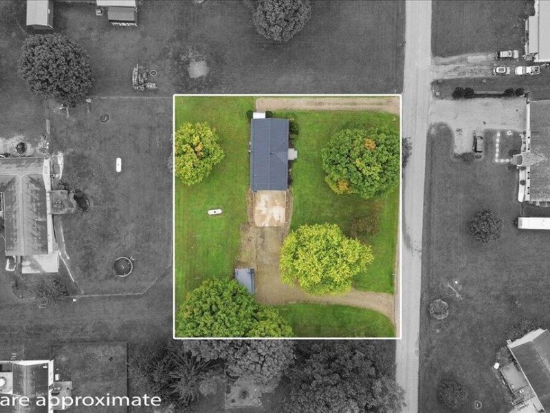 15886 Pleasant View Drive, Mount Vernon, OH 43050 Photo 6