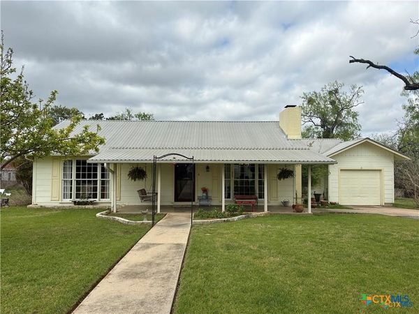 408 S Porter Street , Lampasas, TX 76550