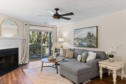1713 Greystone photo 4