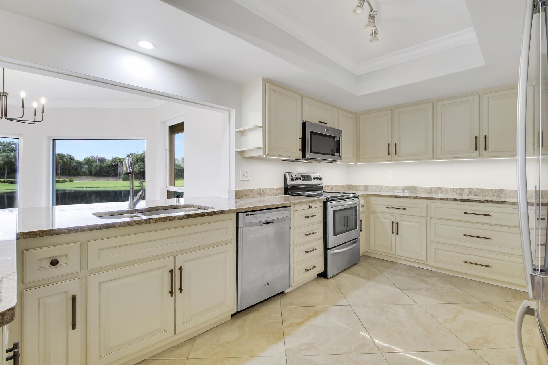 442 French Royale Circle, Atlantis, FL 33462 Photo
