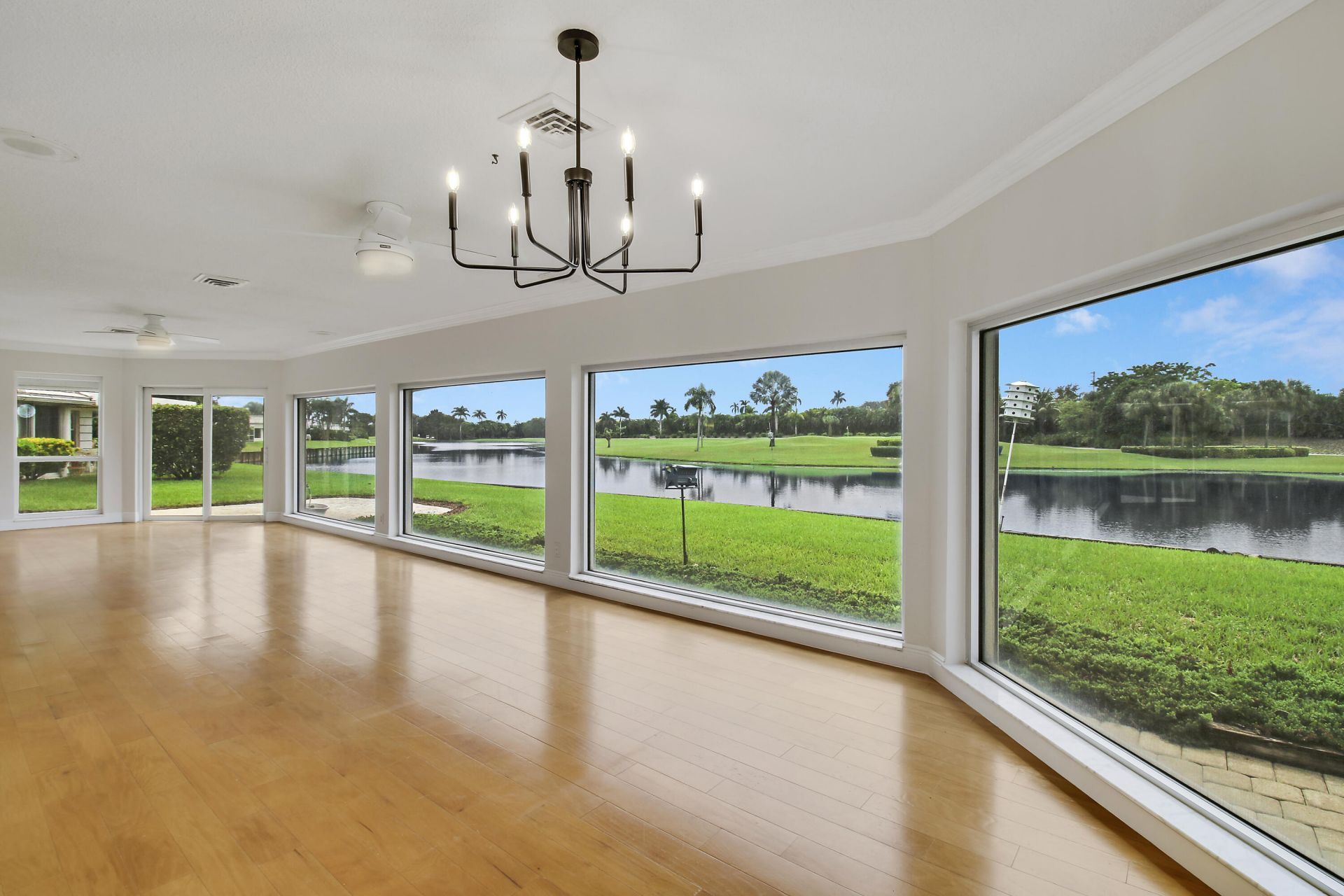 442 French Royale Circle, Atlantis, FL 33462 Photo