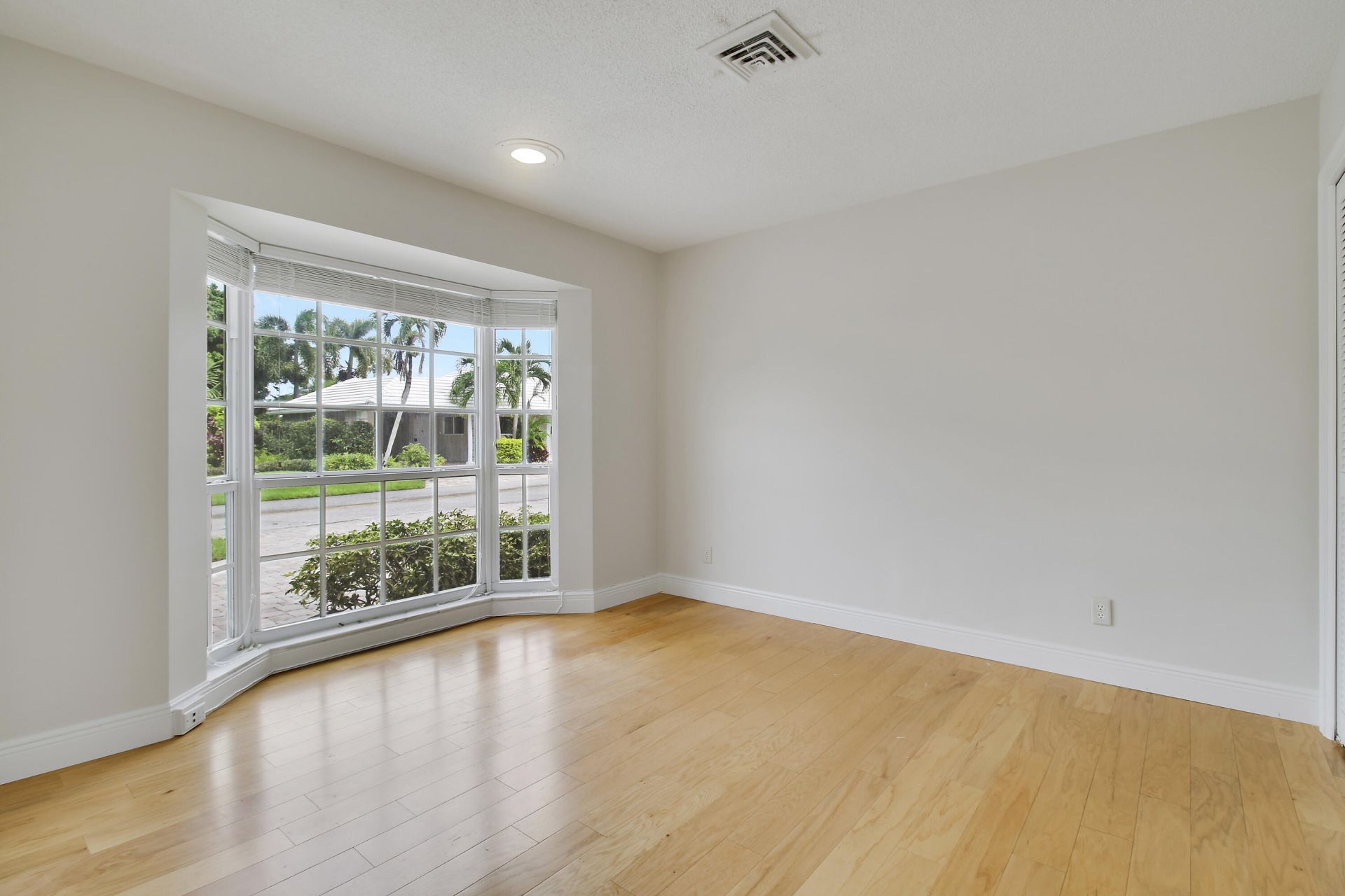 442 French Royale Circle, Atlantis, FL 33462 Photo