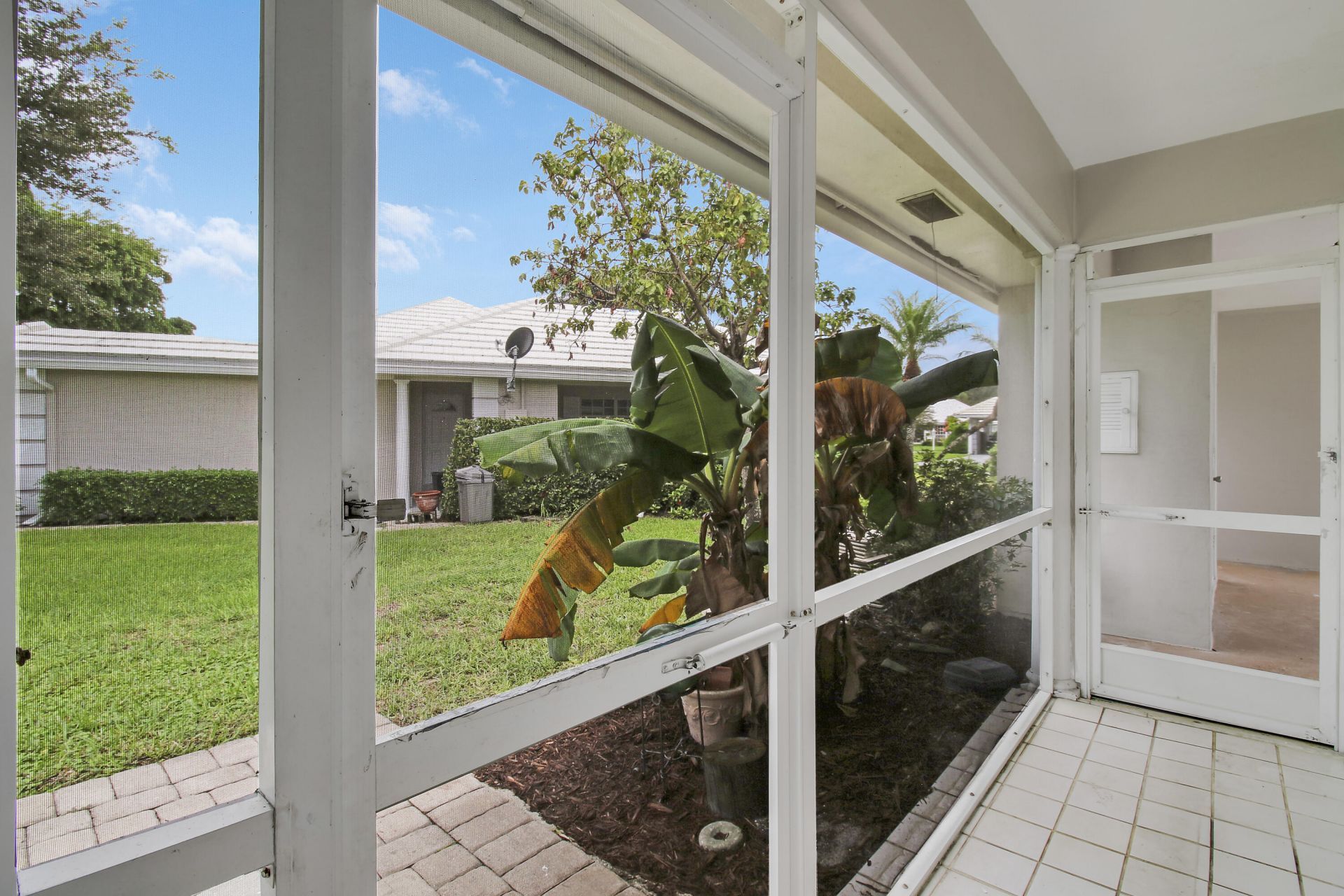 442 French Royale Circle, Atlantis, FL 33462 Photo