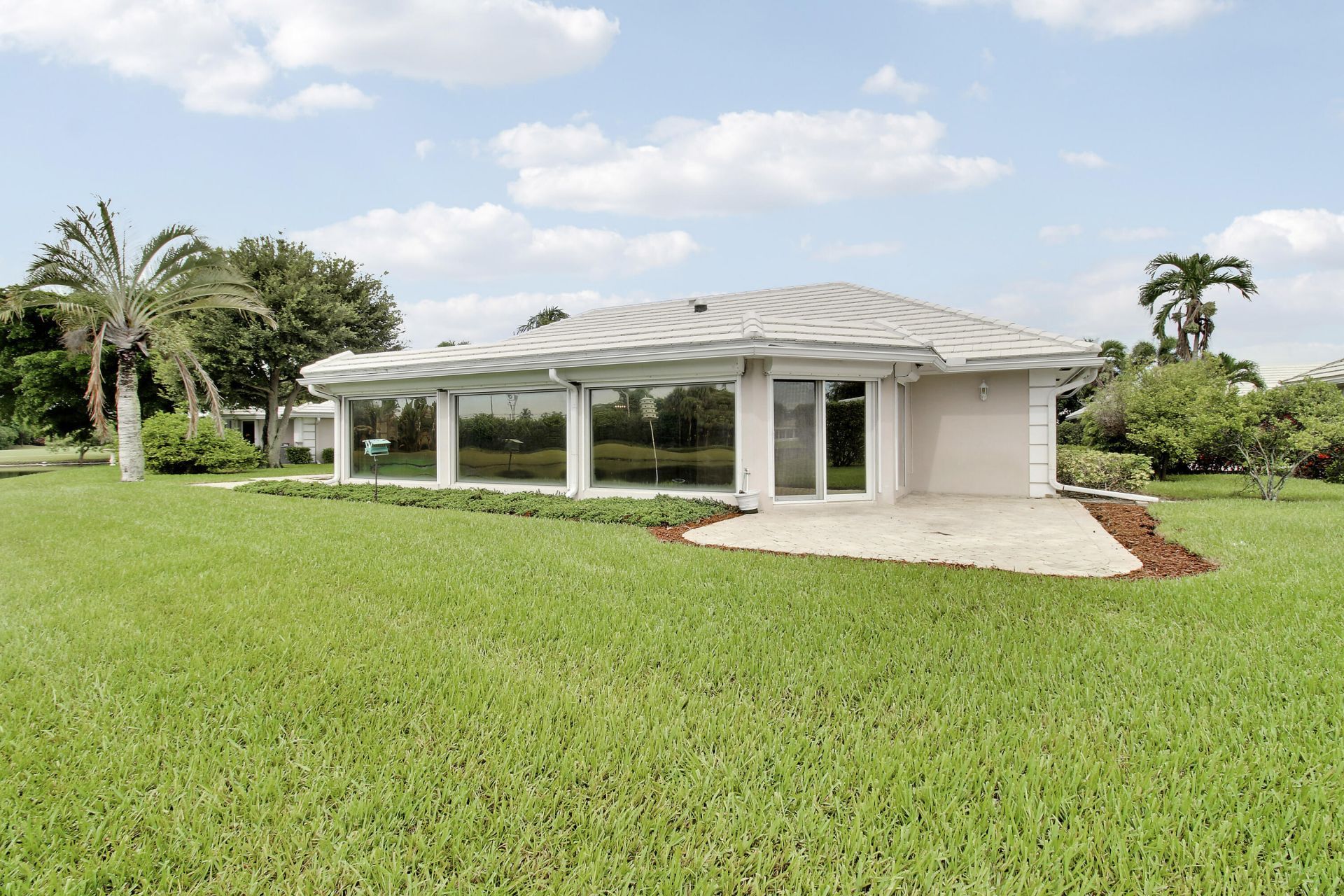 442 French Royale Circle, Atlantis, FL 33462 Photo