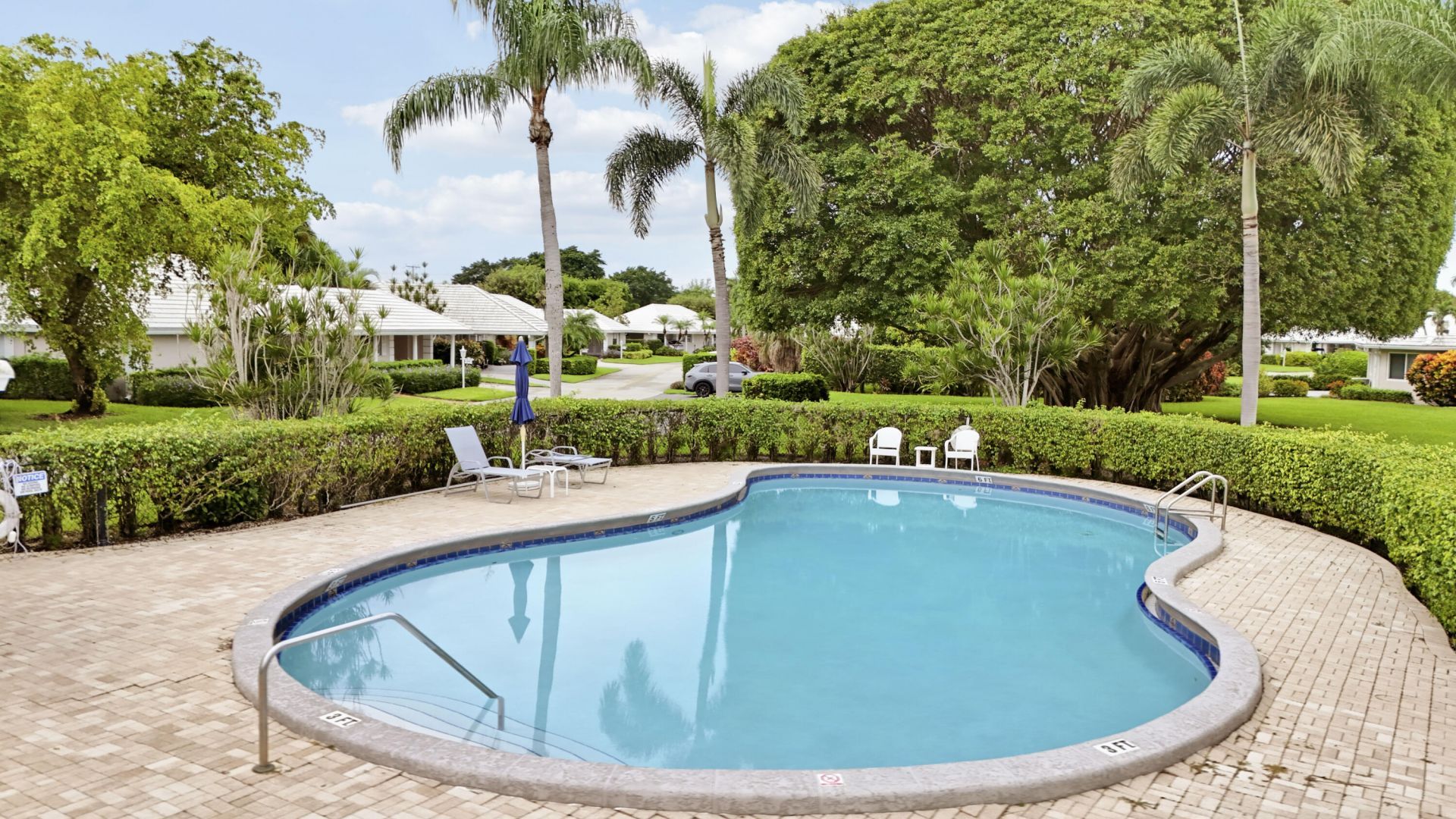 442 French Royale Circle, Atlantis, FL 33462 Photo