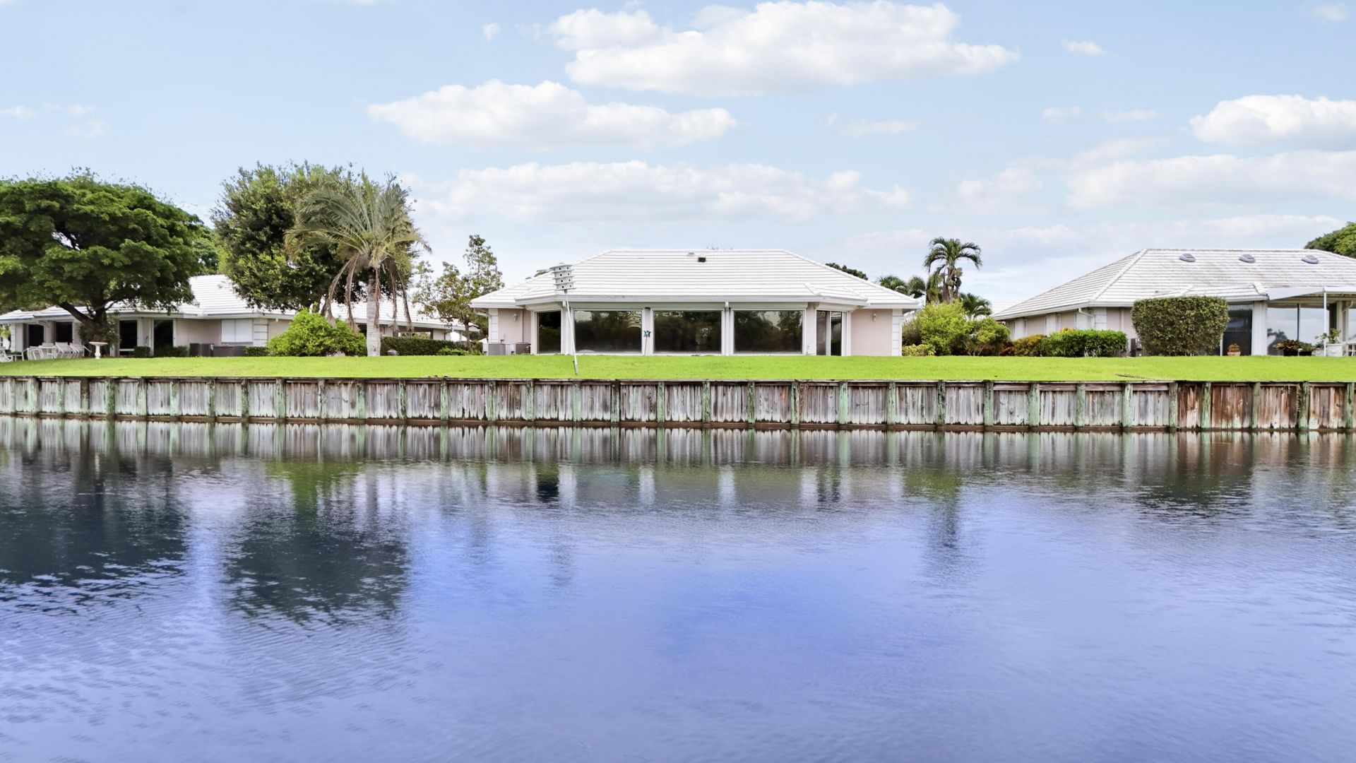 442 French Royale Circle, Atlantis, FL 33462 Photo