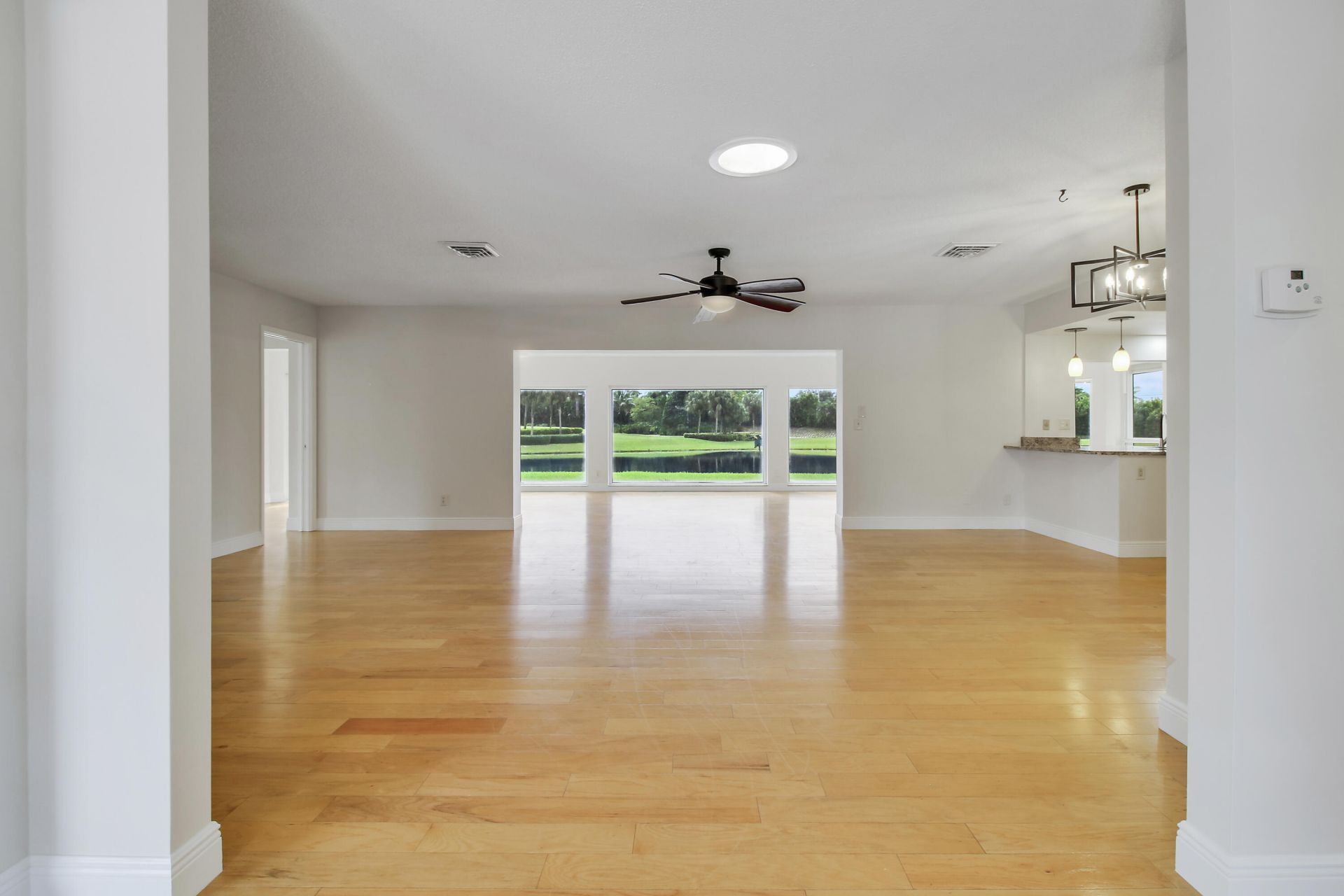 442 French Royale Circle, Atlantis, FL 33462 Photo