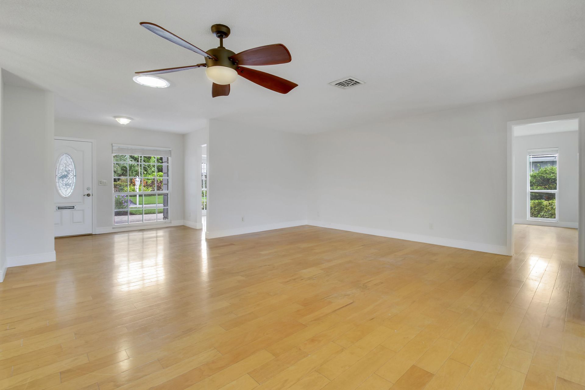 442 French Royale Circle, Atlantis, FL 33462 Photo