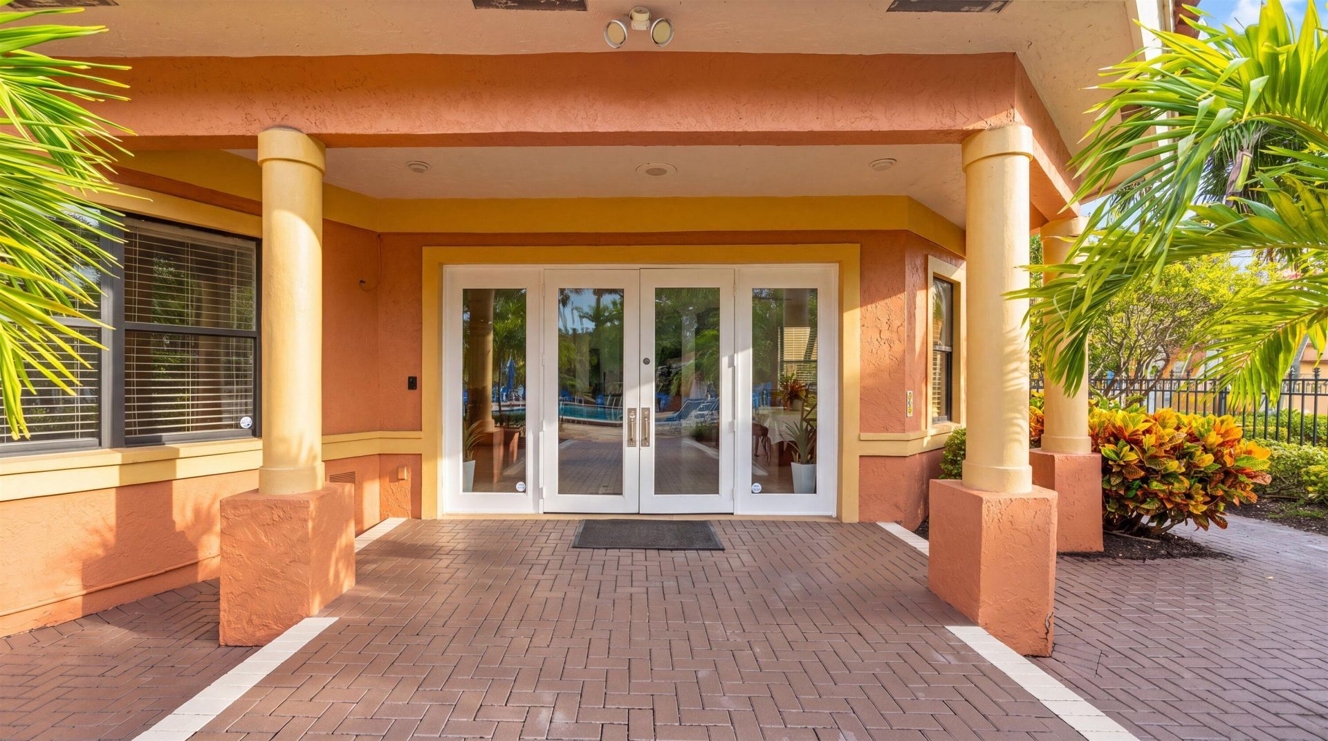 24 Uno Lago Drive, Juno Beach, FL 33408 Photo