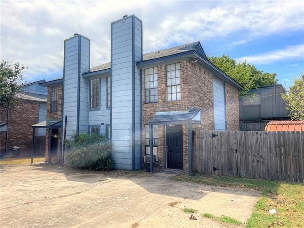 1032 Mckinley Street, Unit B, Benbrook, TX 76126