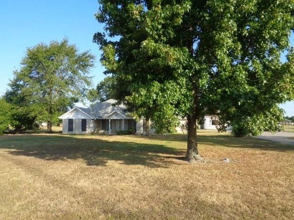 1064 W FM 515, Winnsboro, TX 75494