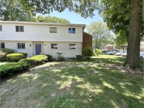 205 Bishop Dr, Unit 205, Framingham, MA 01702