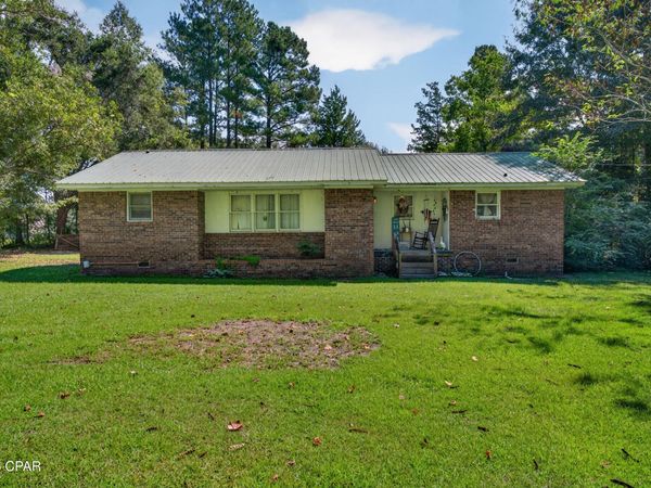 955 Pocket Lane , Chipley, FL 32428