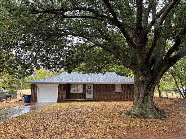 1305 S 10th Street, Chickasha, OK 73018