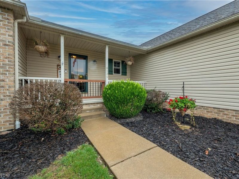 6139 Cartage Avenue NW, Canal Fulton, OH 44614 Photo 2