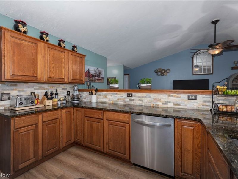 6139 Cartage Avenue NW, Canal Fulton, OH 44614 Photo 4