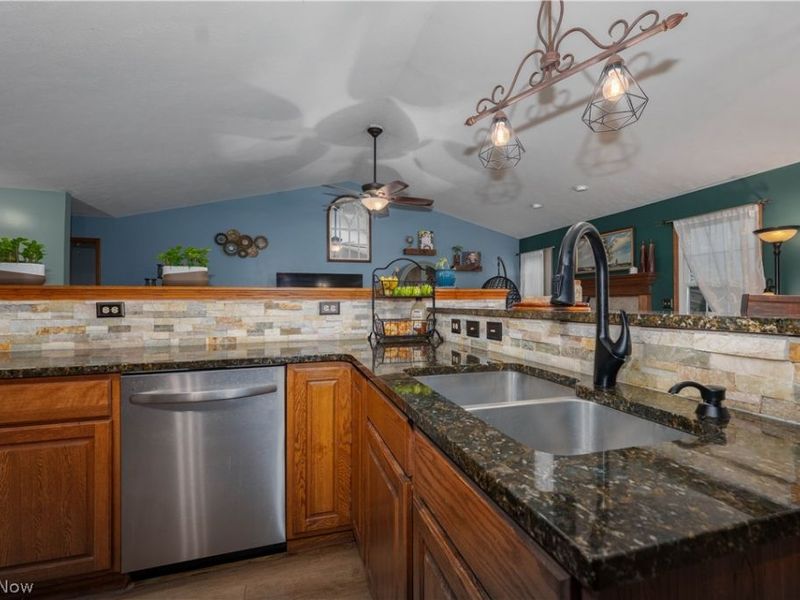 6139 Cartage Avenue NW, Canal Fulton, OH 44614 Photo 6