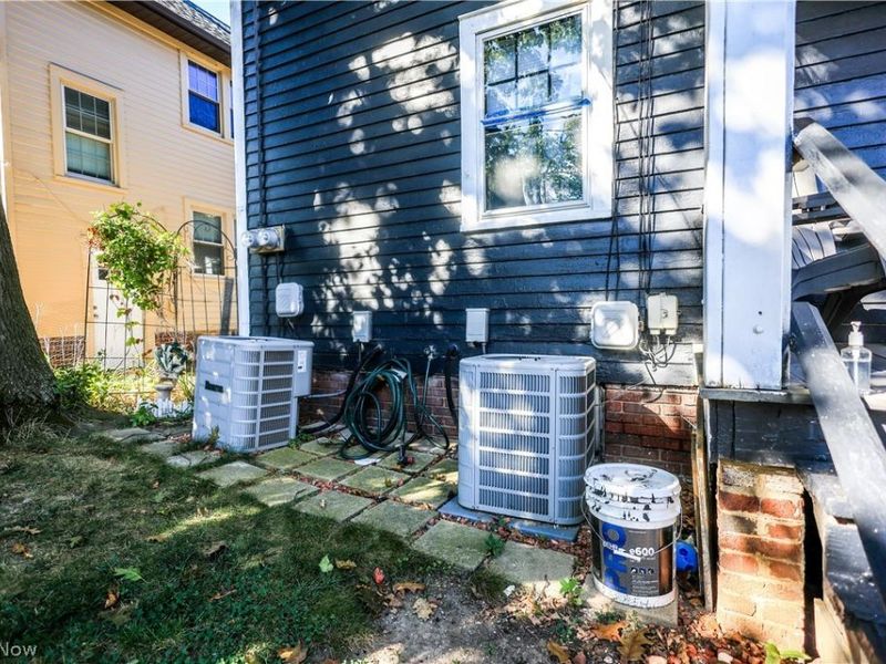 2021 Lewis Drive, Lakewood, OH 44107 Photo 6